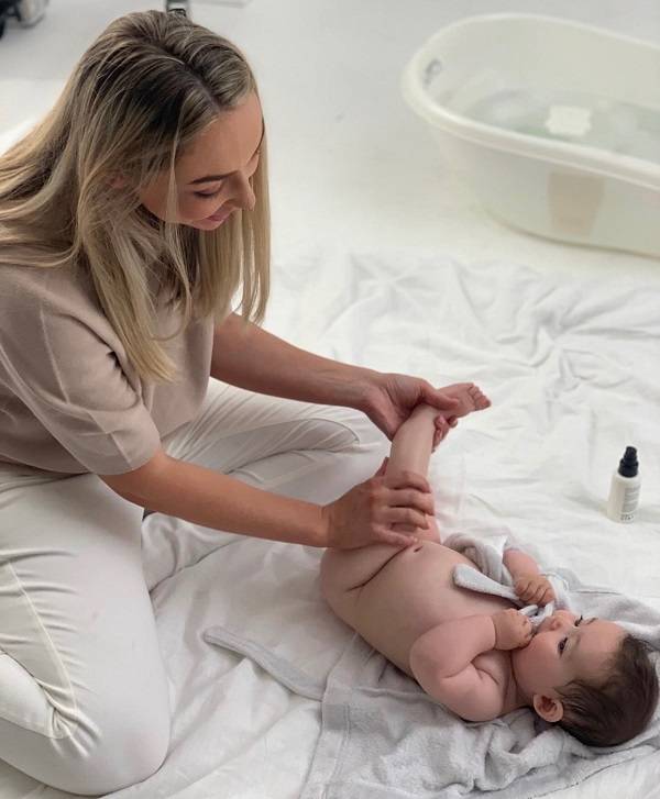 The ultimate guide to baby massage!